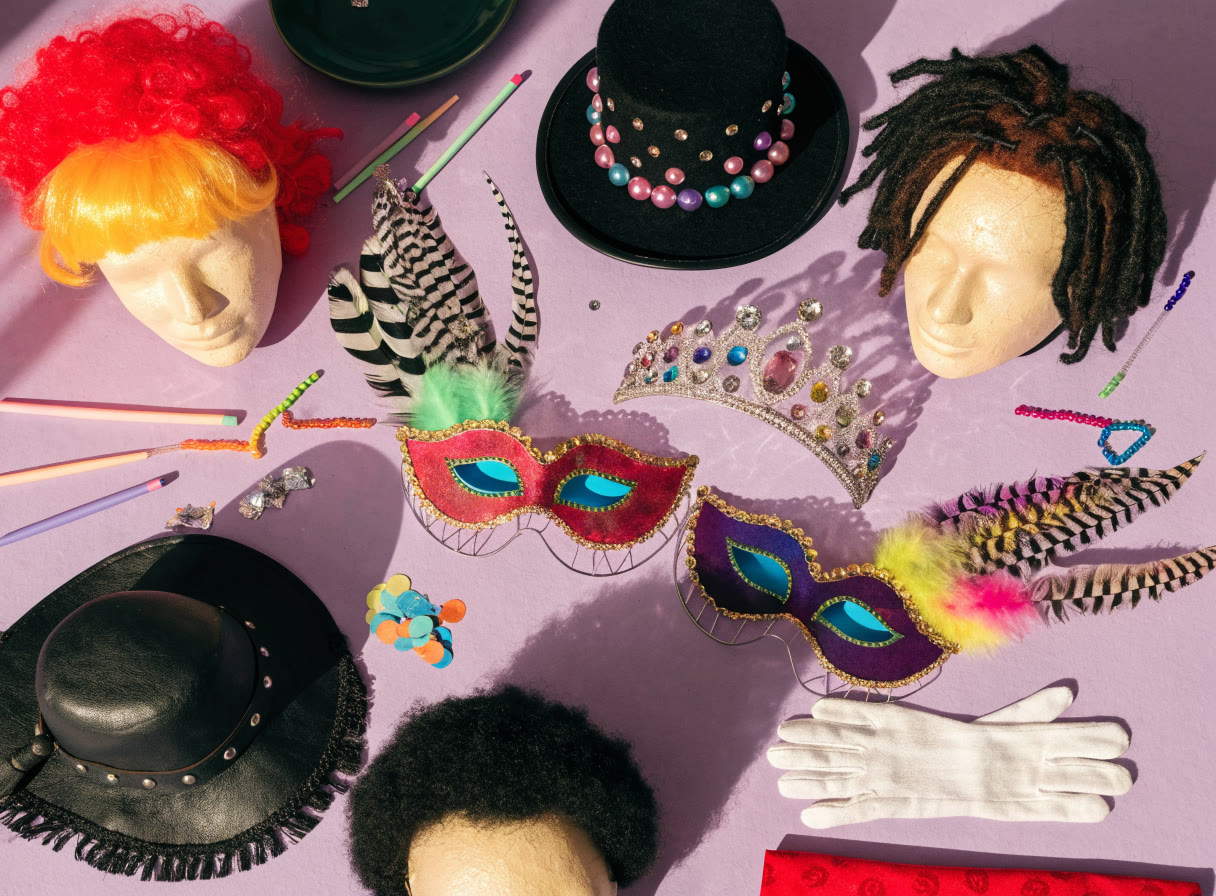 Pelucas, máscaras y accesorios